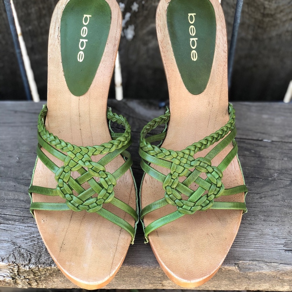 ✨NEW✨BEBE* slide in Heels